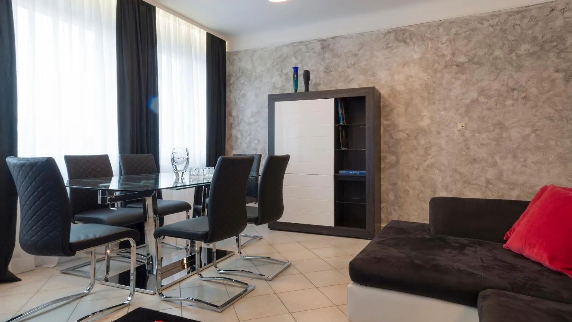 Villa Nakalua Luxembourg Apartment